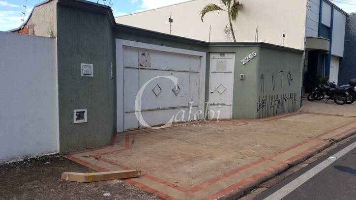 Casa à venda com 3 quartos, 250m² - Foto 2