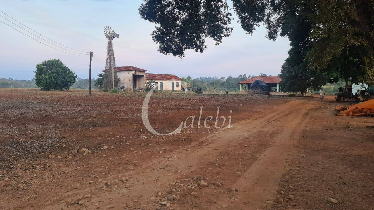 Sítio à venda com 2 quartos, 3m² - Foto 1