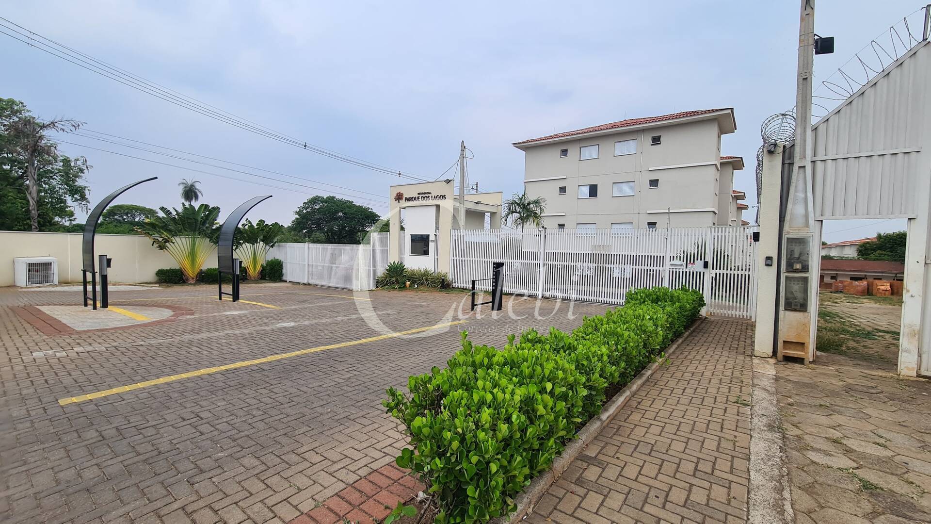 Apartamento à venda com 2 quartos, 47m² - Foto 2