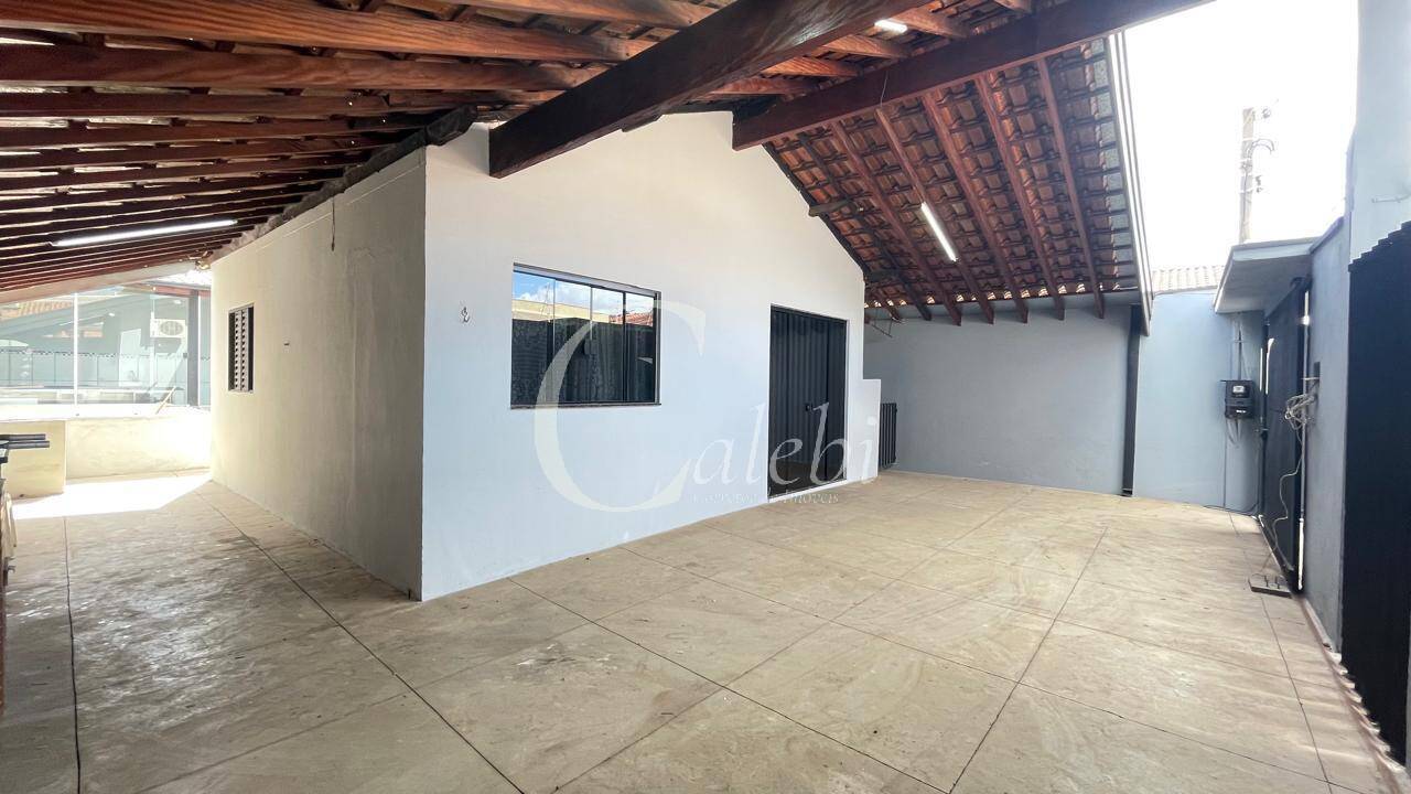 Casa à venda com 4 quartos, 177m² - Foto 8