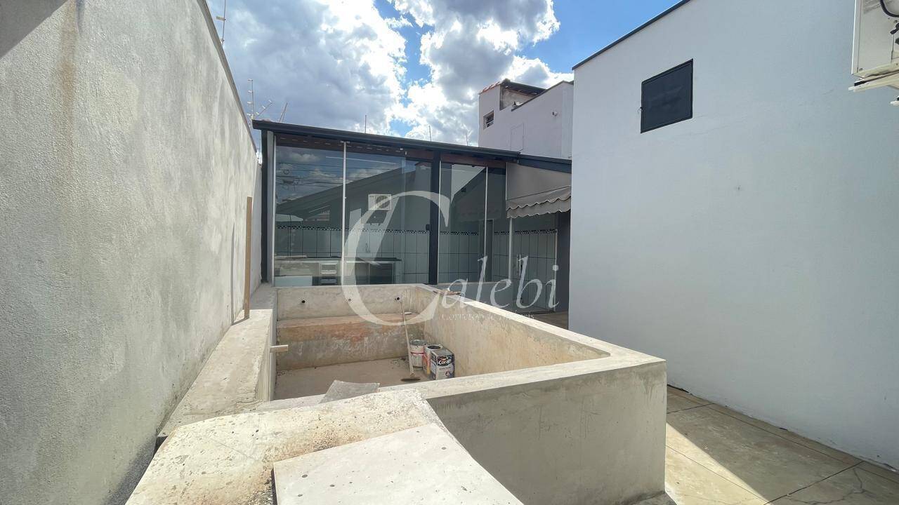 Casa à venda com 4 quartos, 177m² - Foto 11