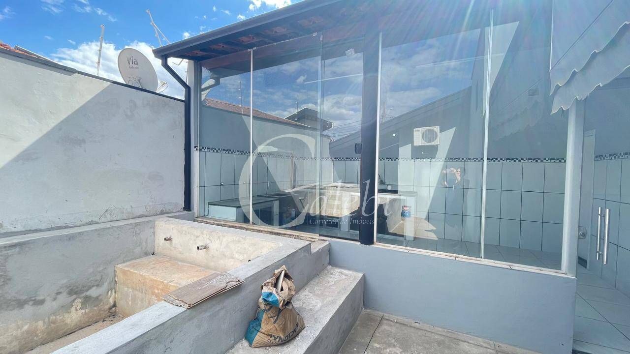Casa à venda com 4 quartos, 177m² - Foto 32
