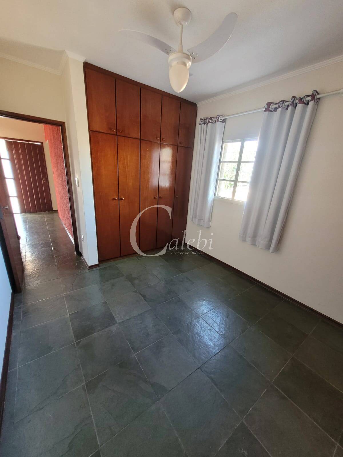 Casa à venda com 4 quartos, 230m² - Foto 9