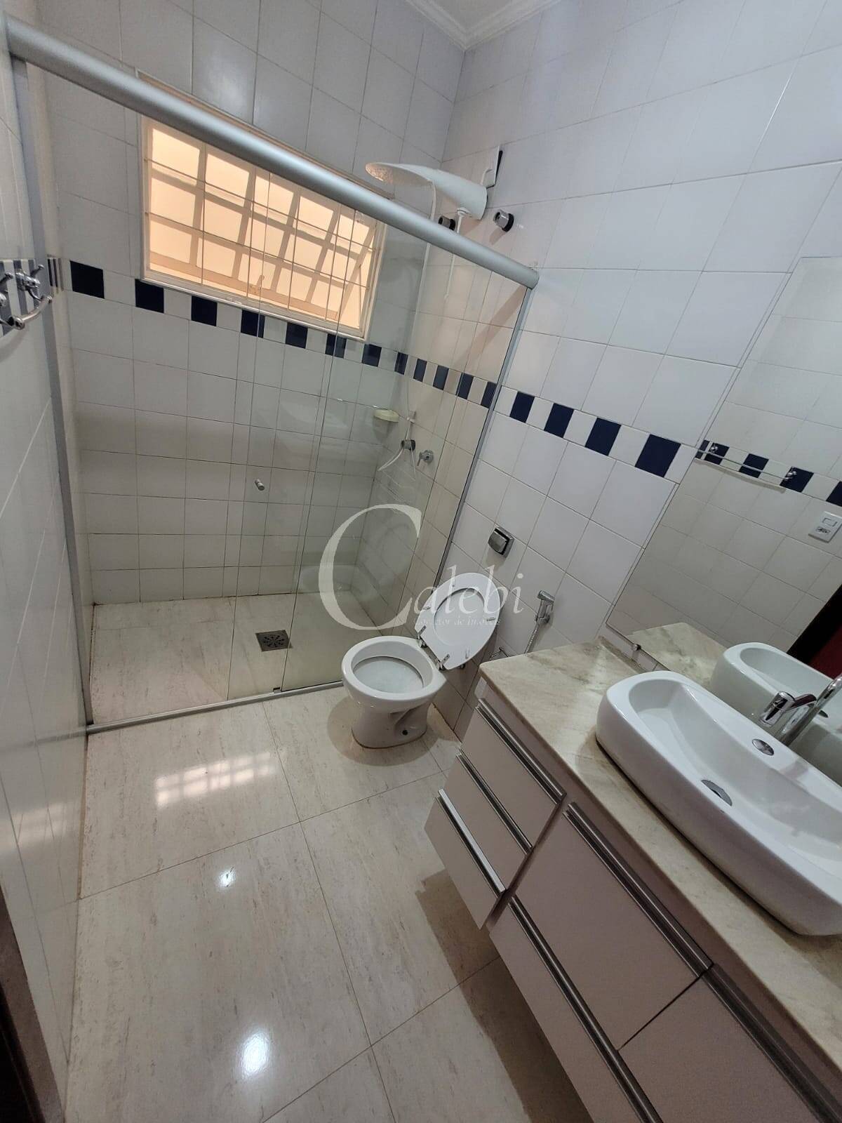 Casa à venda com 4 quartos, 230m² - Foto 10