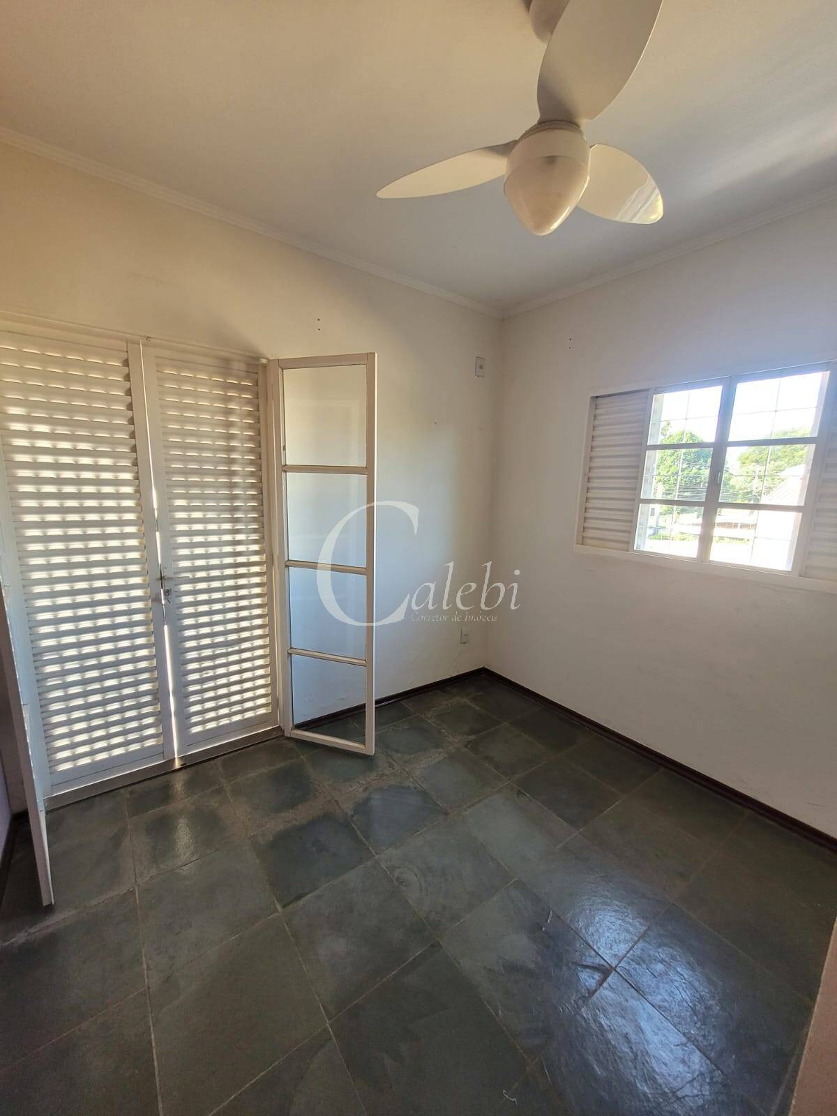Casa à venda com 4 quartos, 230m² - Foto 15