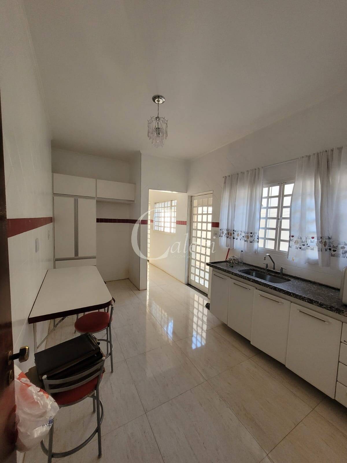 Casa à venda com 4 quartos, 230m² - Foto 21