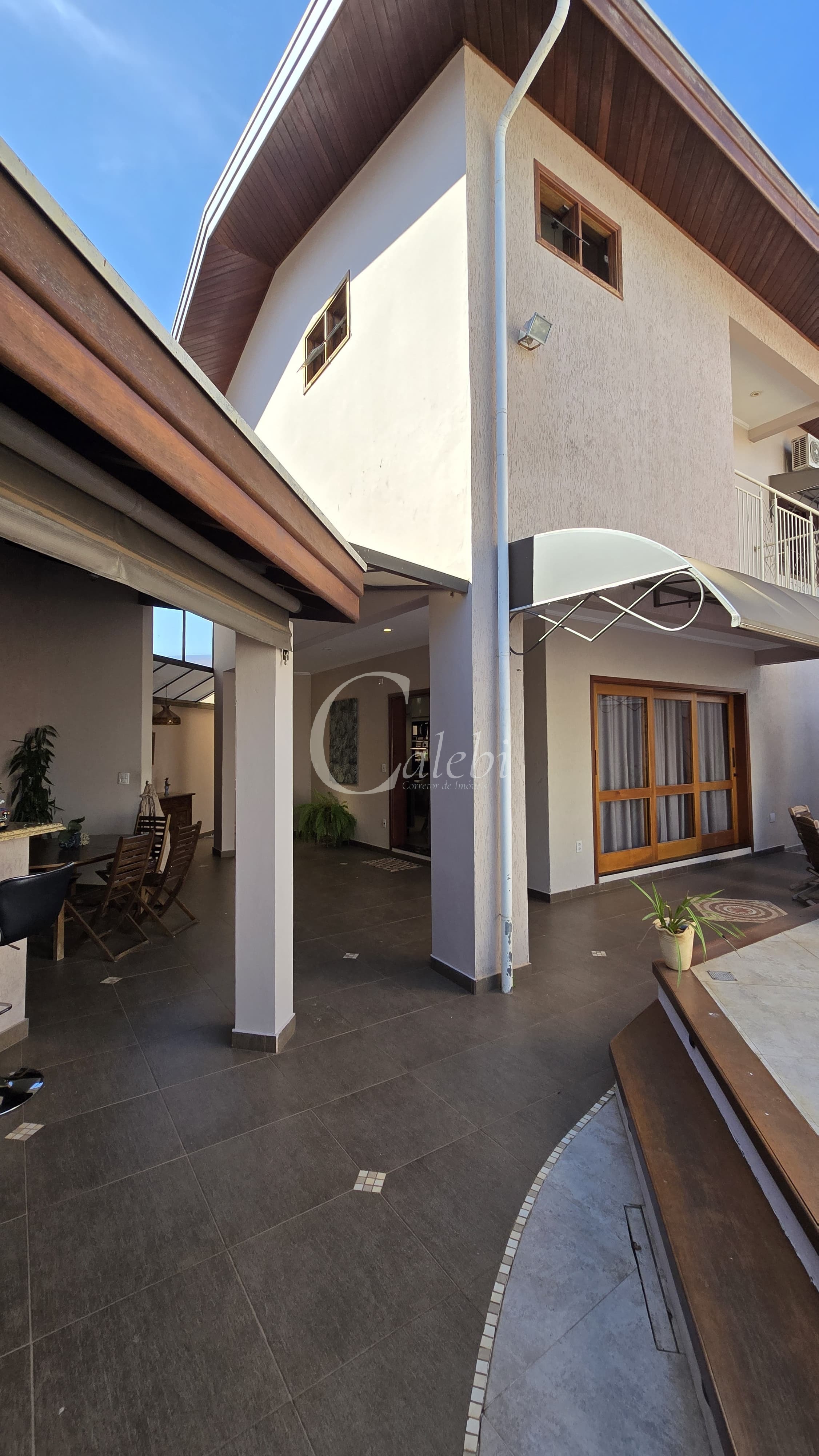 Casa à venda com 3 quartos, 217m² - Foto 4