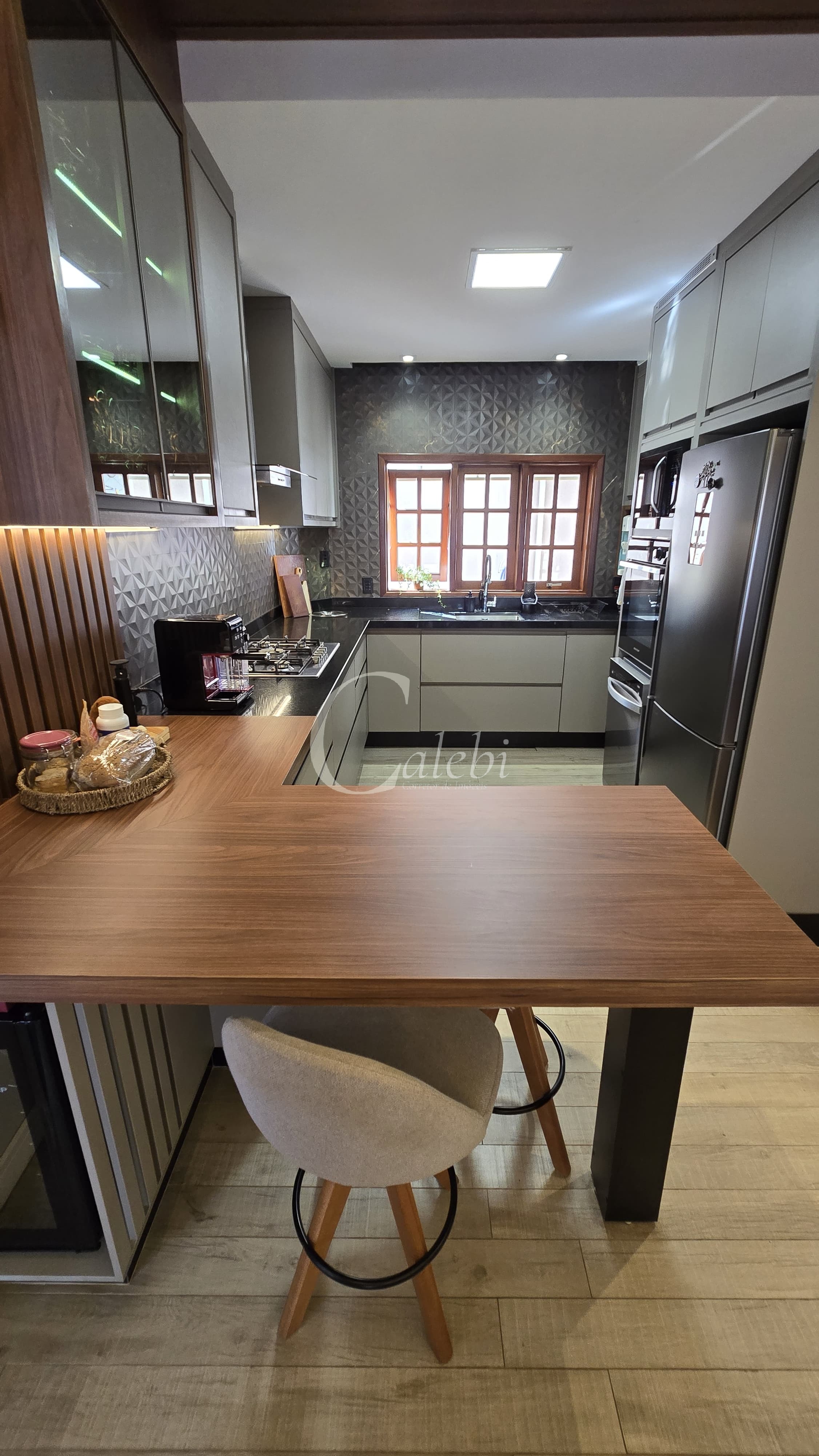 Casa à venda com 3 quartos, 217m² - Foto 8