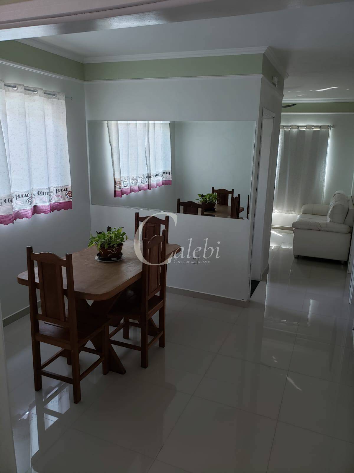 Casa à venda com 2 quartos, 121m² - Foto 2