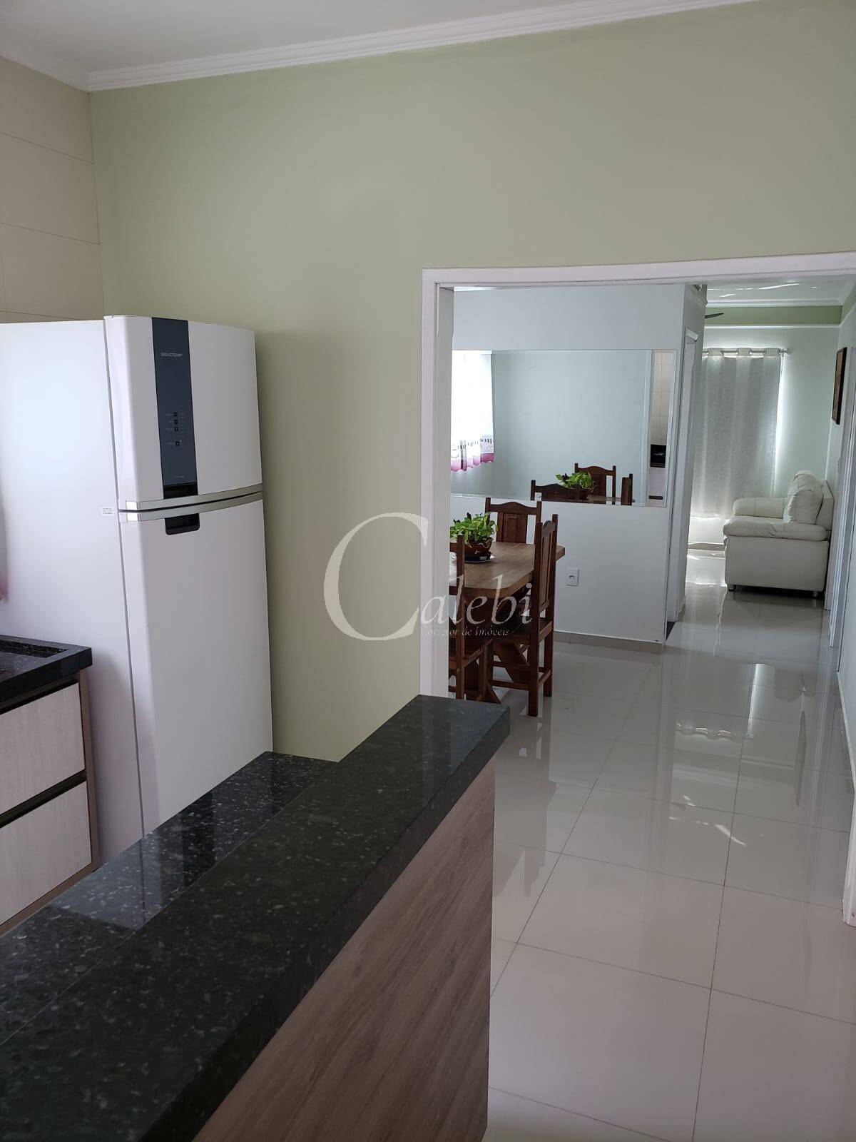 Casa à venda com 2 quartos, 121m² - Foto 1