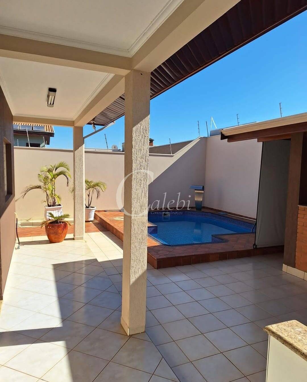 Casa à venda com 3 quartos, 198m² - Foto 3